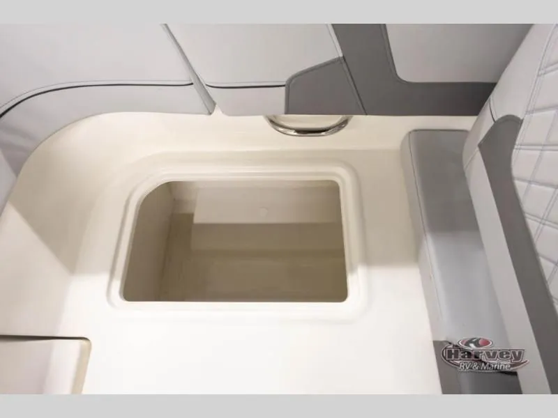 Slide: The Image of Bayliner VR6 2023 - 12