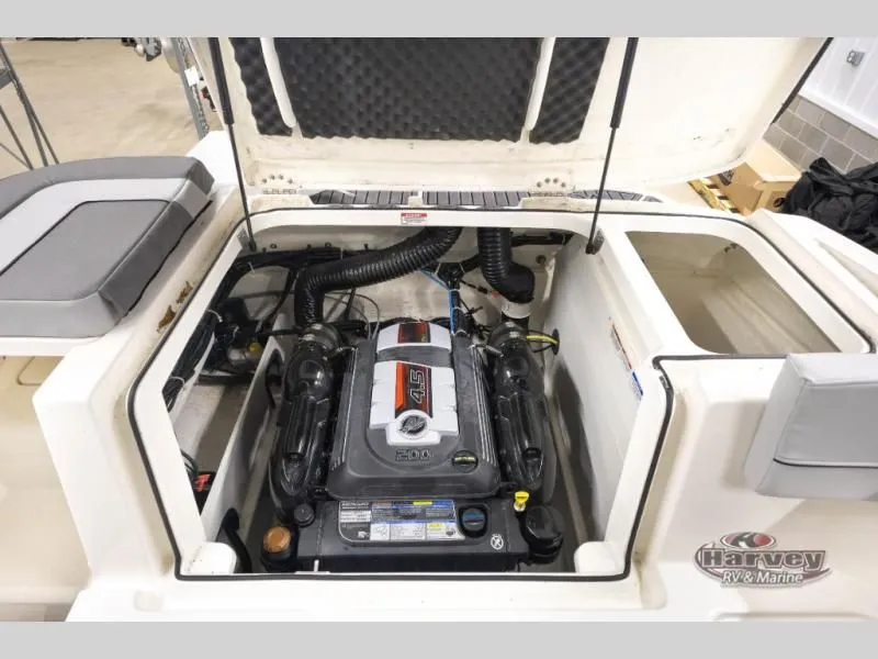 Slide: The Image of Bayliner VR6 2023 - 13