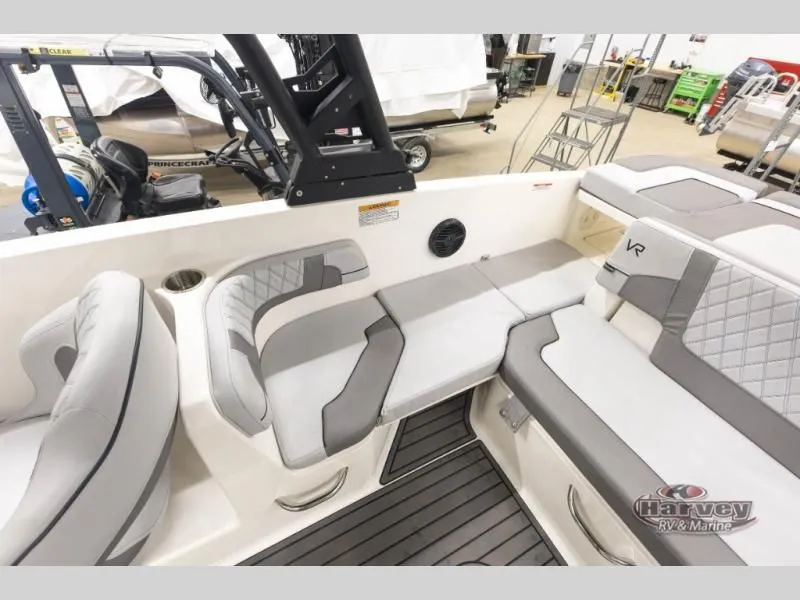 Slide: The Image of Bayliner VR6 2023 - 27