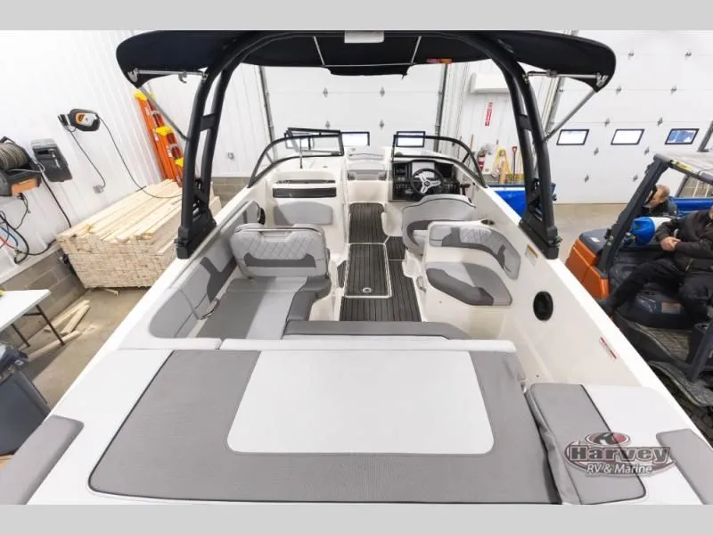 Slide: The Image of Bayliner VR6 2023 - 9