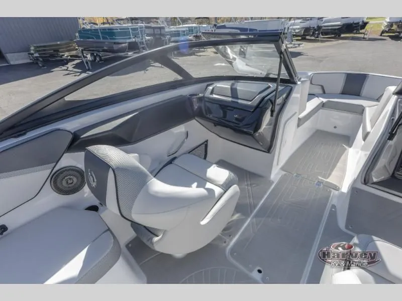 Slide: The Image of Scarab 195 SE 2025 - 15