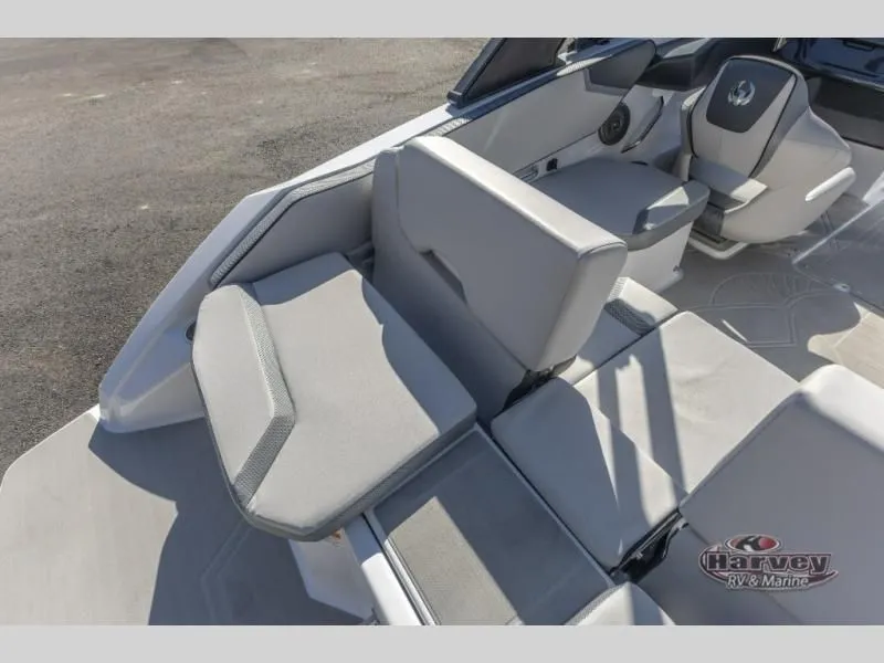 Slide: The Image of Scarab 195 SE 2025 - 7