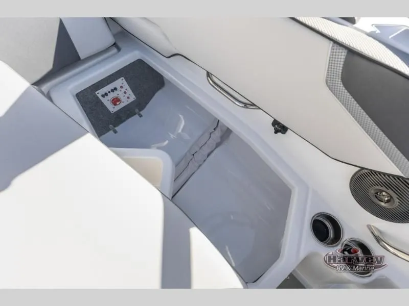 Slide: The Image of Scarab 195 SE 2025 - 9