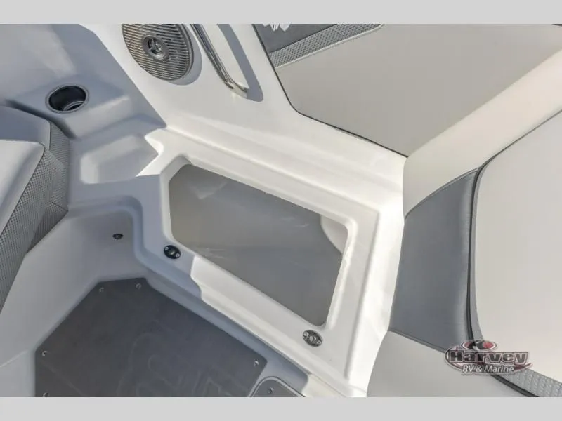 Slide: The Image of Scarab 215 SE 2025 - 13