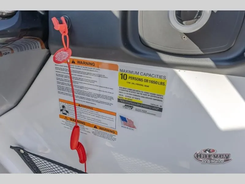 Slide: The Image of Scarab 215 SE 2025 - 18