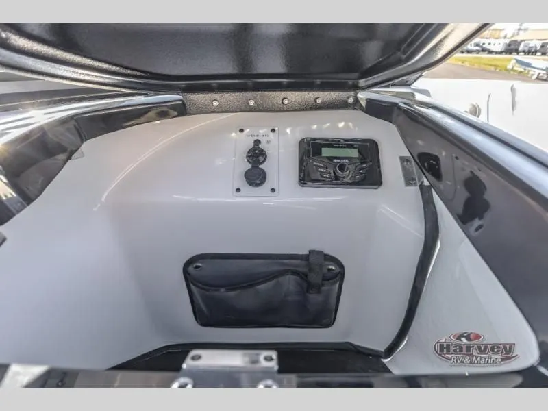 Slide: The Image of Scarab 215 SE 2025 - 20