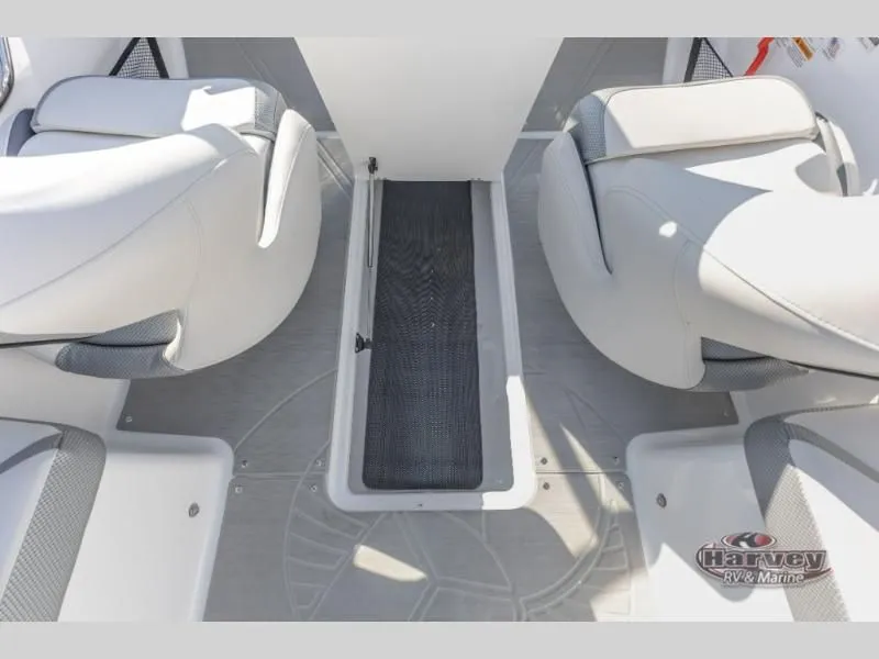 Slide: The Image of Scarab 215 SE 2025 - 21