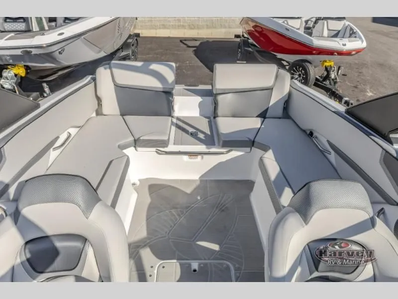 Slide: The Image of Scarab 215 SE 2025 - 24