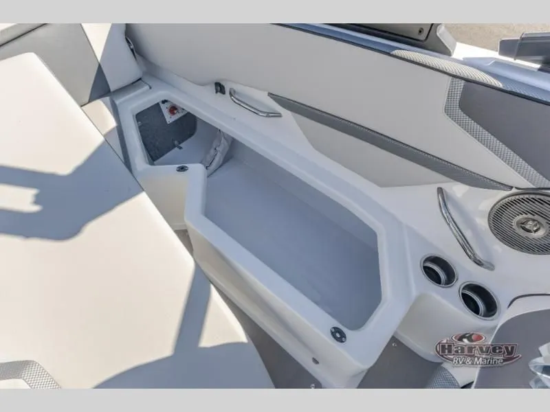 Slide: The Image of Scarab 215 SE 2025 - 26