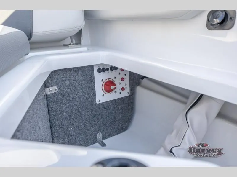 Slide: The Image of Scarab 215 SE 2025 - 27