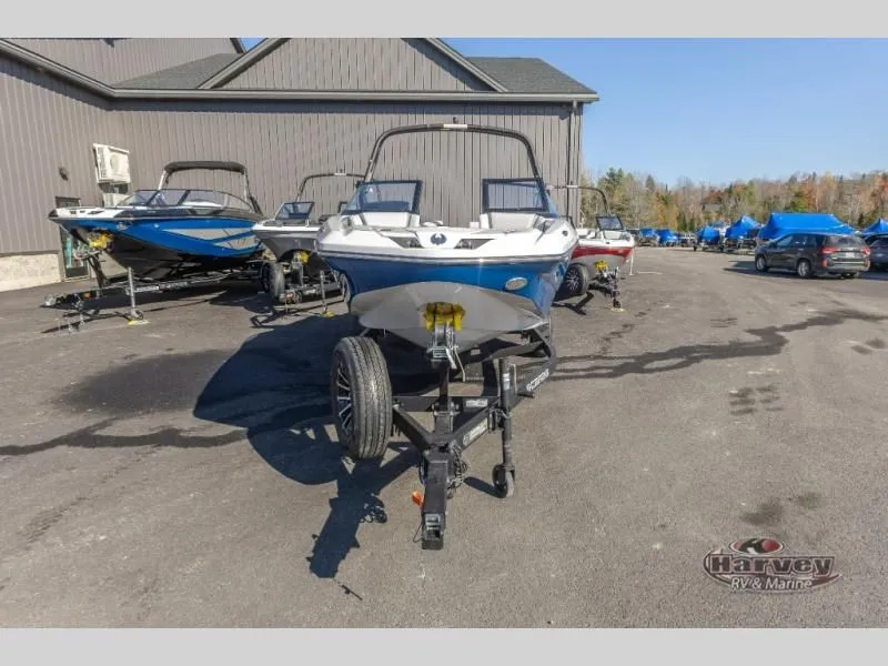 Slide: The Image of Scarab 215 SE 2025 - 3