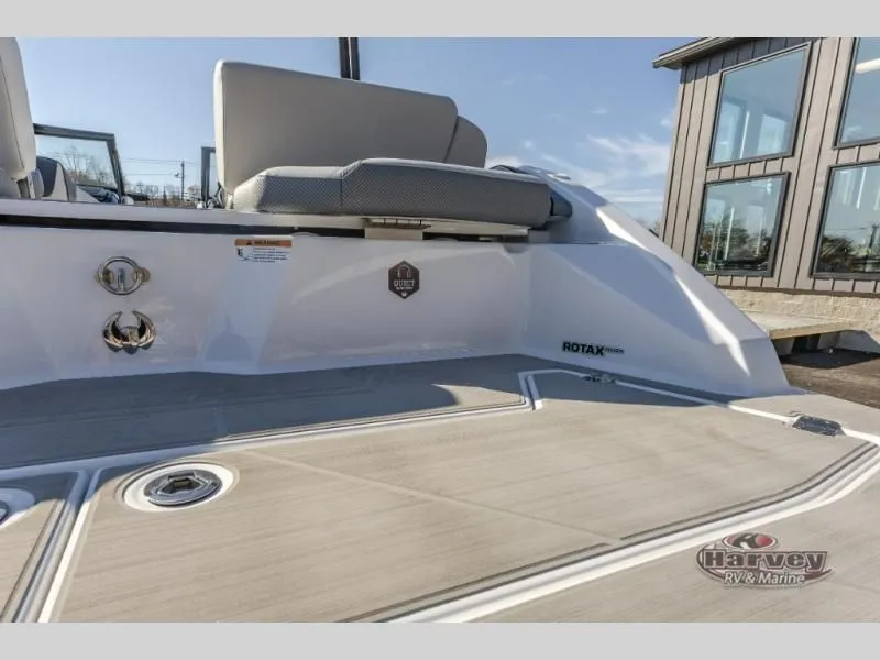 Slide: The Image of Scarab 215 SE 2025 - 6