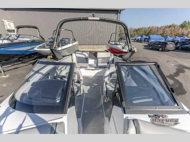 Slide: The Image of Scarab 215 SE 2025 - 9