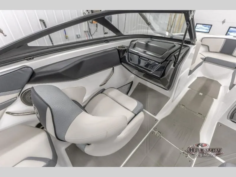 Slide: The Image of Scarab 215 SE 2025 - 11