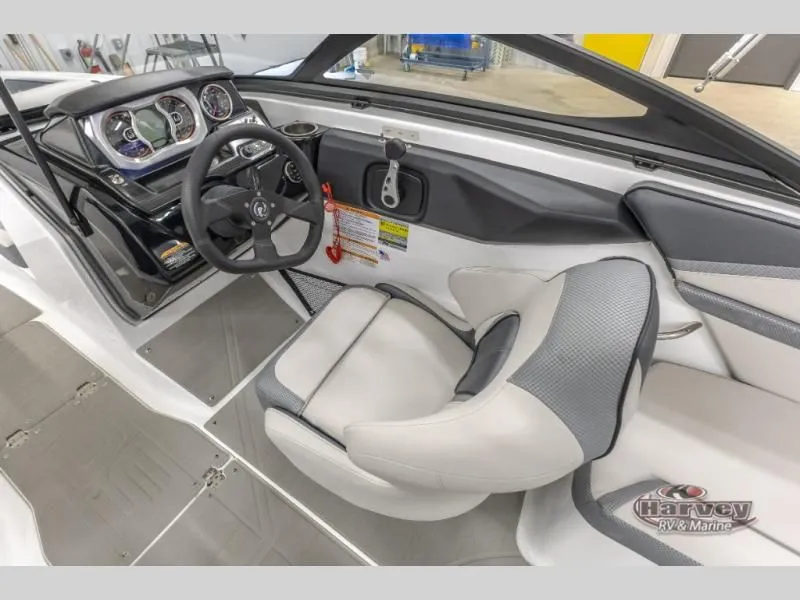 Slide: The Image of Scarab 215 SE 2025 - 15