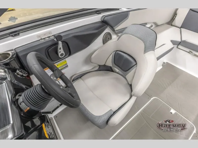 Slide: The Image of Scarab 215 SE 2025 - 16