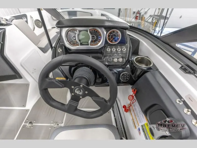 Slide: The Image of Scarab 215 SE 2025 - 18