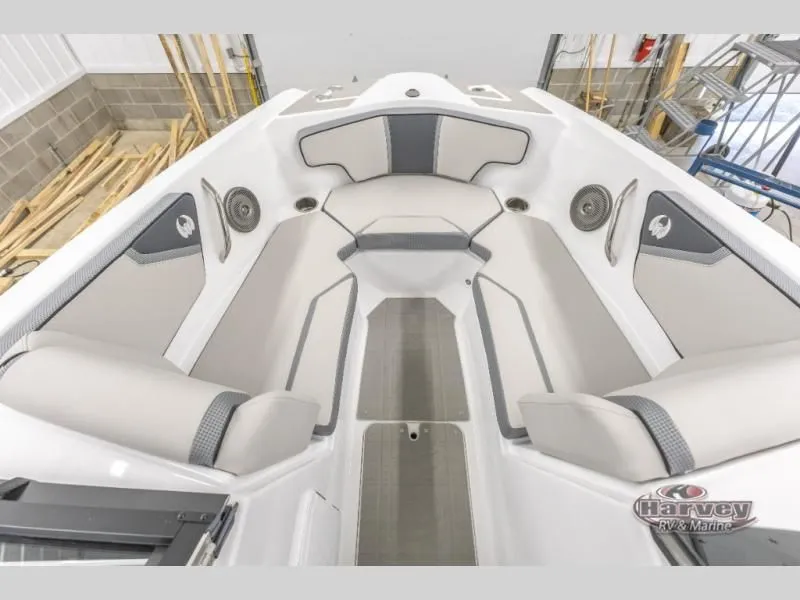 Slide: The Image of Scarab 215 SE 2025 - 21