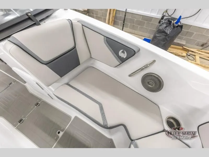 Slide: The Image of Scarab 215 SE 2025 - 23