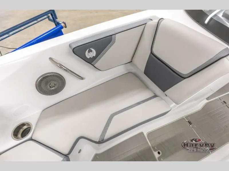 Slide: The Image of Scarab 215 SE 2025 - 24