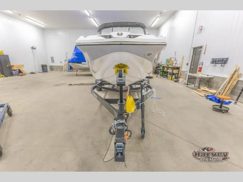 Slide: The Image of Scarab 215 SE 2025 - 3