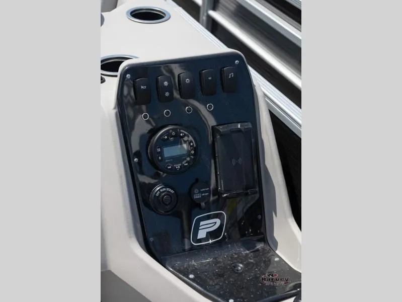 Slide: The Image of Vectra Sport 21 L 2025 - 11