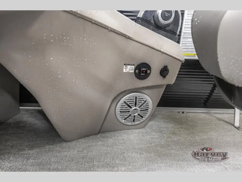 Slide: The Image of Vectra Classic 21 L 2025 - 17