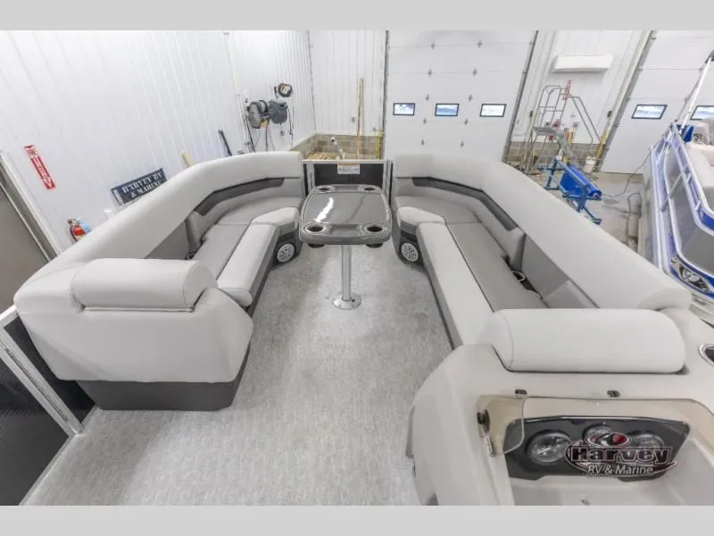 Slide: The Image of Vectra Classic 21 L 2025 - 18