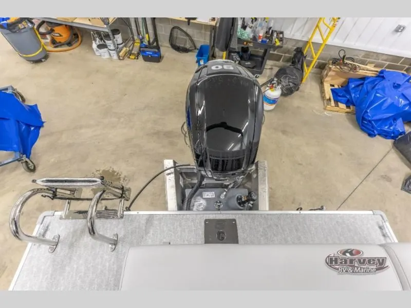 Slide: The Image of Vectra Classic 21 L 2025 - 8