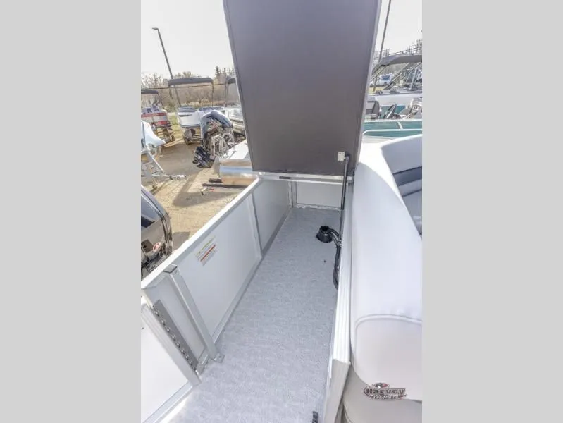 Slide: The Image of Vectra Sport 23 L 2025 - 11