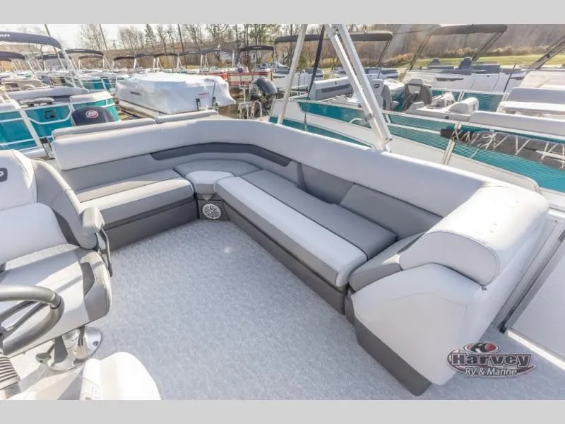 Slide: The Image of Vectra Sport 23 L 2025 - 12