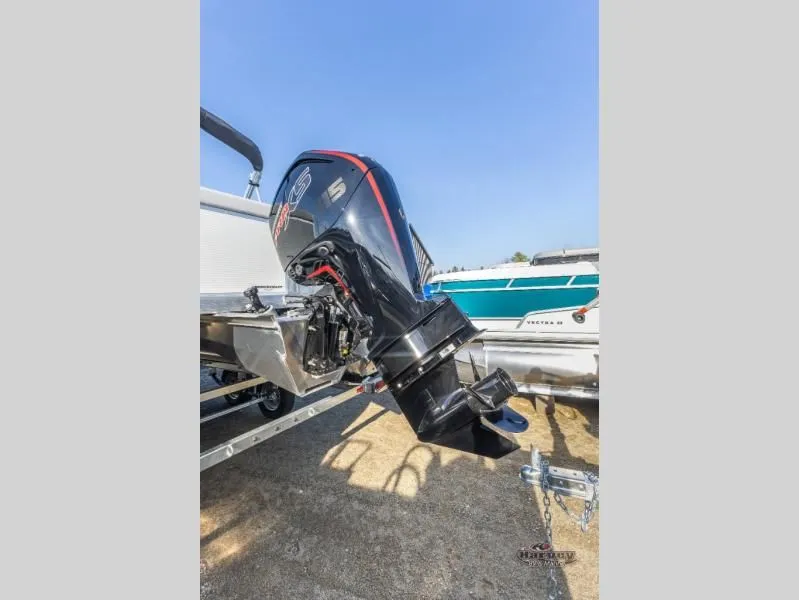 Slide: The Image of Vectra Sport 23 L 2025 - 7