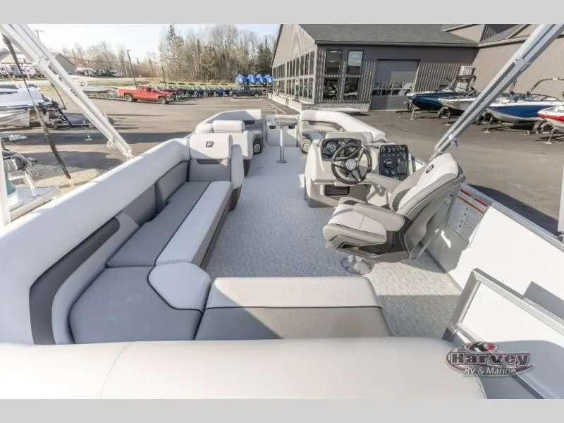 Slide: The Image of Vectra Sport 23 L 2025 - 9