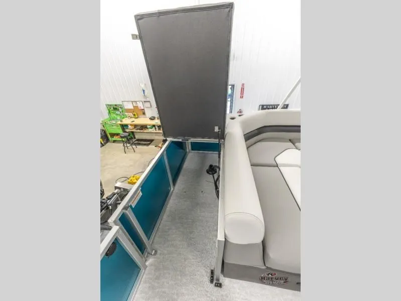 Slide: The Image of Vectra Sport 23 L 2025 - 11