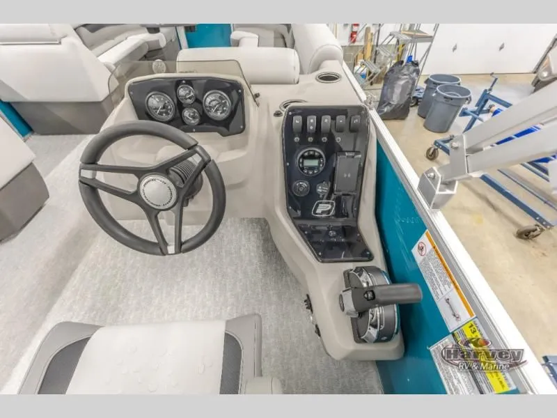 Slide: The Image of Vectra Sport 23 L 2025 - 18