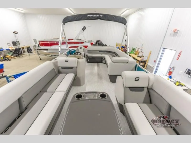 Slide: The Image of Vectra Sport 23 L 2025 - 8