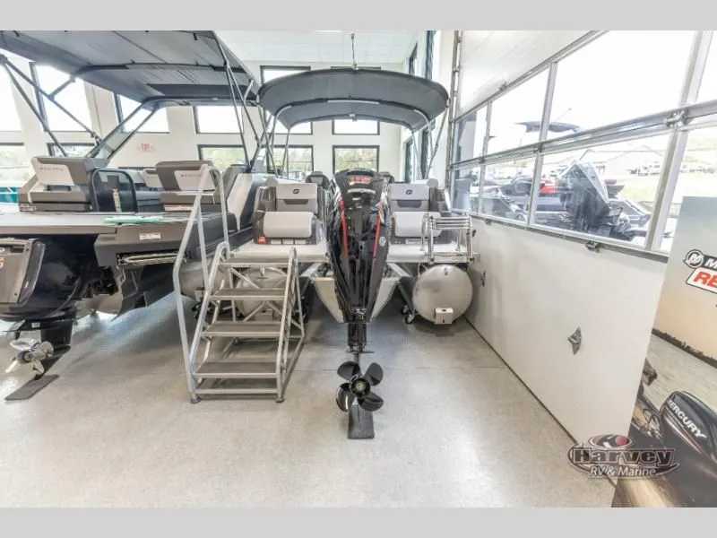 Slide: The Image of Vectra Speed 23 XT 2025 - 4