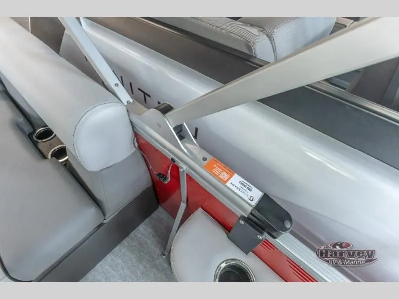 Slide: The Image of Vectra Speed 23 XT 2025 - 8