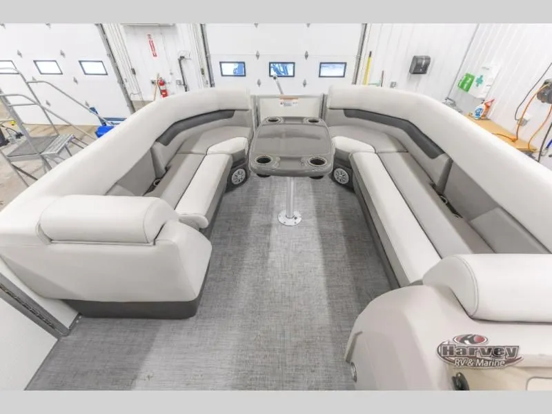 Slide: The Image of Vectra Speed 21 L 2025 - 16