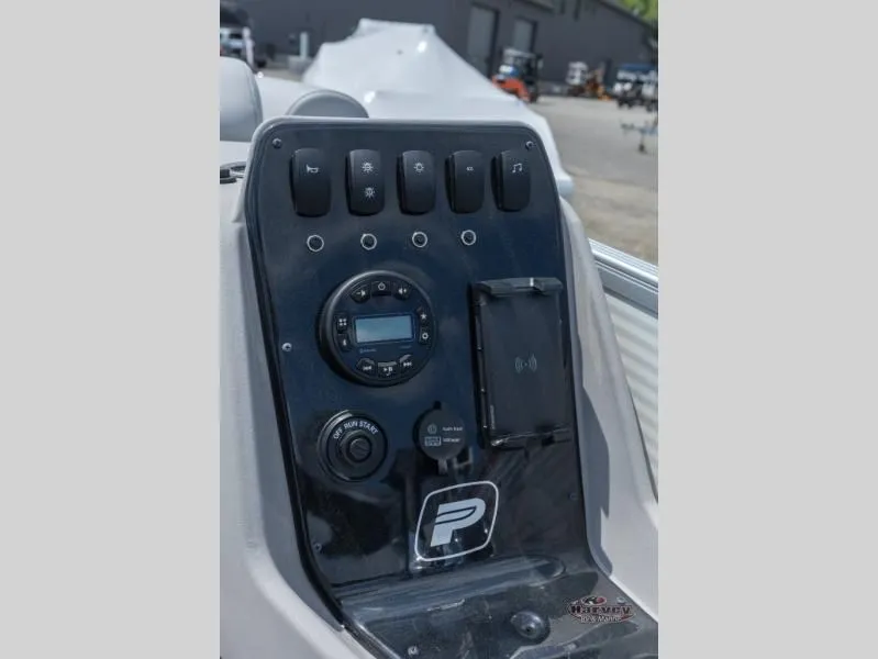 Slide: The Image of Vectra Sport 21 L 2025 - 11