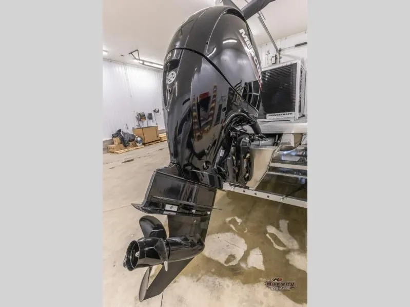 Slide: The Image of Vectra Sport 23 L 2025 - 5