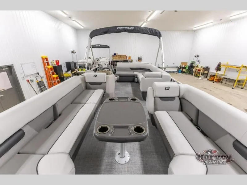 Slide: The Image of Vectra Sport 23 L 2025 - 7