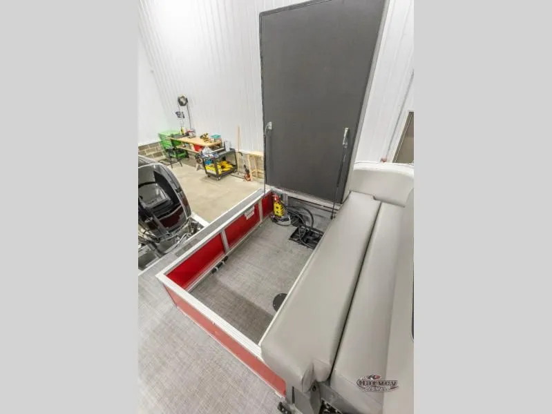 Slide: The Image of Vectra Classic 21 RL 2025 - 10