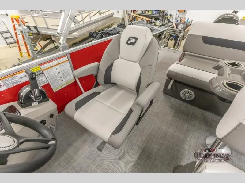 Slide: The Image of Vectra Classic 21 RL 2025 - 16