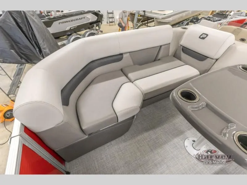 Slide: The Image of Vectra Classic 21 RL 2025 - 22