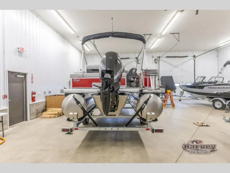 Slide: The Image of Vectra Classic 21 RL 2025 - 4