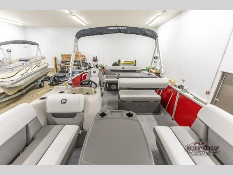 Slide: The Image of Vectra Classic 21 RL 2025 - 7