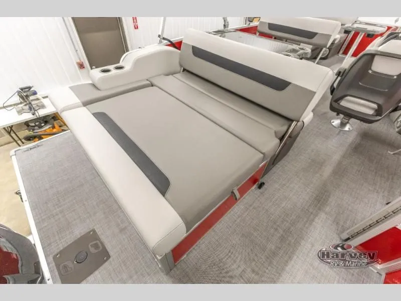 Slide: The Image of Vectra Classic 21 RL 2025 - 9