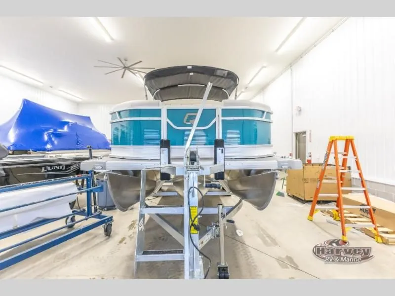 Slide: The Image of Vectra Sport 23 XT 2025 - 3