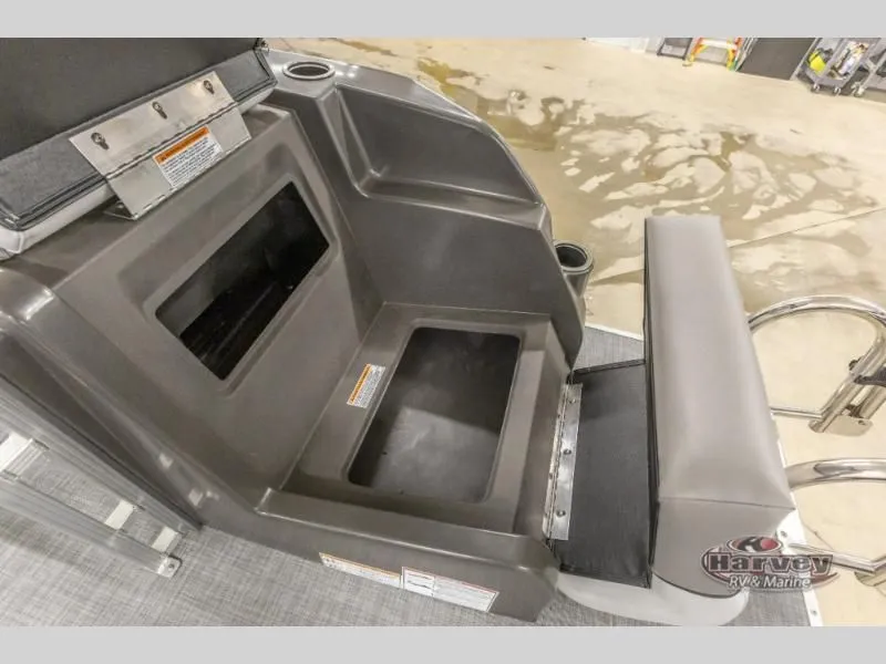 Slide: The Image of Vectra Speed 23 XT 2025 - 10